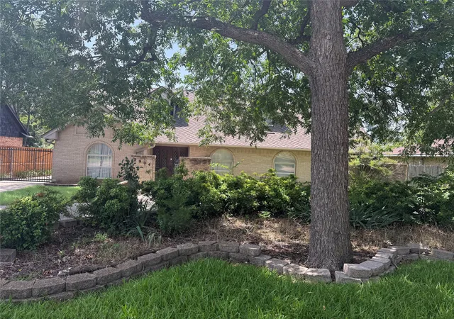 Photo 1 of Single family home for sale at 2904 Bridal Wreath Ln, Dallas, TX 75233 | MLS# 21316549 | Listing updated on 2026-07-10