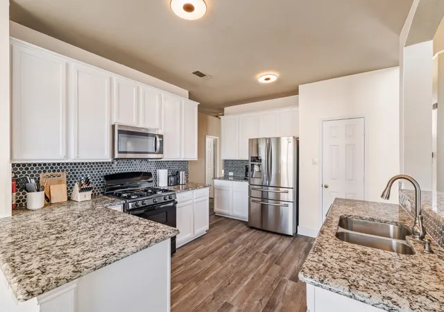 Homes for sale in Carrollton, TX | 1464 Summer Hill Dr, Carrollton, TX 75007 | MLS# 21316639