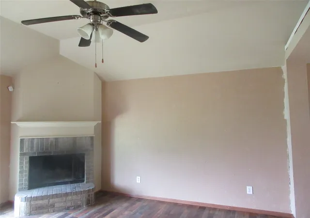 Photo 2 of Sale Pending at 1100 Manhassett Ct, Fort Worth, TX 76140 | MLS# 21316631 | Listing updated on 2026-08-20