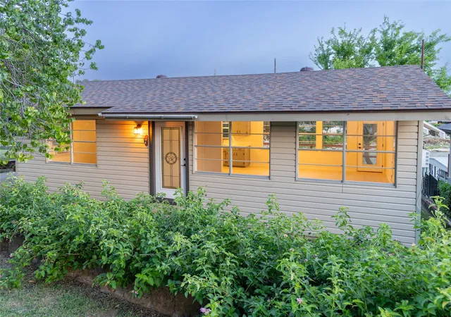 Photo 3 of Single family home for sale at 121 Lure St, Bridgeport, TX 76426 | MLS# 21316571 | Listing updated on 2026-07-28