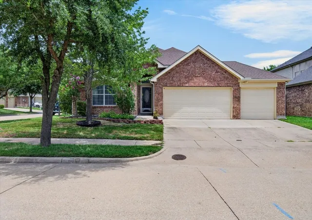 Photo 2 of Single family home for sale at 4034 Heavenly Wy, Heartland, TX 75126 | MLS# 21314471 | Listing updated on 2026-09-02