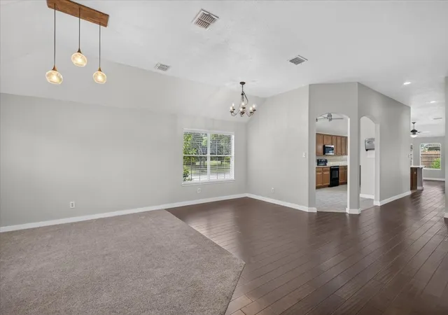 Photo 4 of Single family home for sale at 4034 Heavenly Wy, Heartland, TX 75126 | MLS# 21314471 | Listing updated on 2026-09-02
