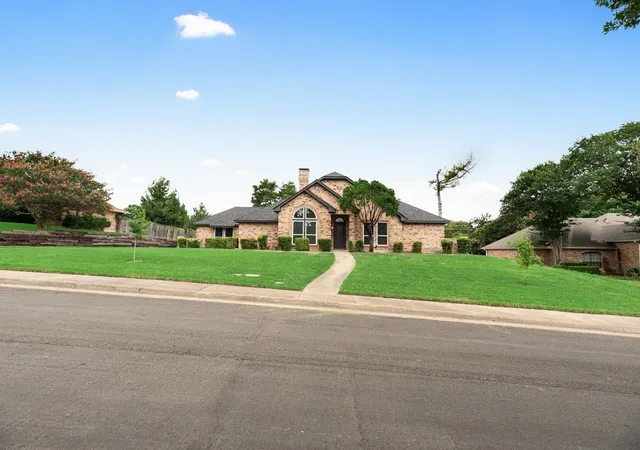 Photo 32 of Single family home for sale at 915 Greenbriar Ln, Duncanville, TX 75137 | MLS# 21315088 | Listing updated on 2026-08-22