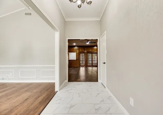 Photo 3 of Single family home for sale at 915 Greenbriar Ln, Duncanville, TX 75137 | MLS# 21315088 | Listing updated on 2026-08-22