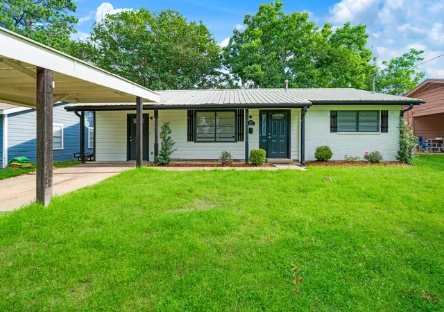 Homes for sale in Paris, TX | 2235 Pine Bluff St, Paris, TX 75460 | MLS# 21315261