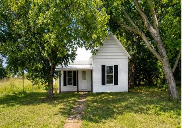Photo 1 of Single family home for sale at 125 W Crawford St, Mingus, TX 76463 | MLS# 21316424 | Listing updated on 2026-08-22