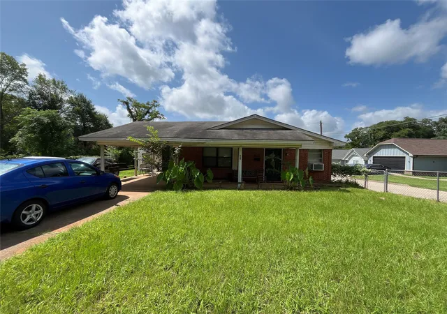 Photo 1 of Single family home for sale at 908 Birch St, Palestine, TX 75801 | MLS# 21316765 | Listing updated on 2026-08-26