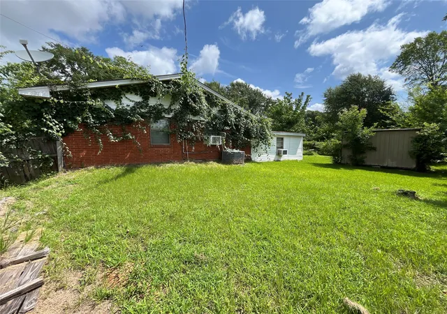 Photo 3 of Single family home for sale at 908 Birch St, Palestine, TX 75801 | MLS# 21316765 | Listing updated on 2026-08-26