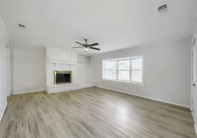 Photo 3 of Single family home for sale at 419 Allen Dr, Justin, TX 76247 | MLS# 21199989 | Listing updated on 2026-10-02