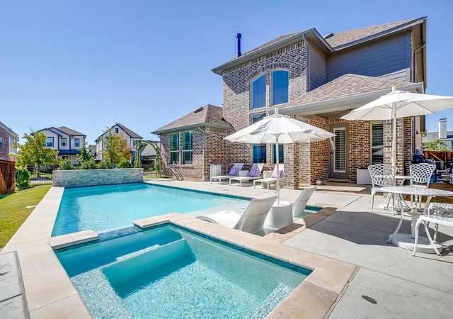 Photo 1 of Single family home for sale at 2009 Roundtree Cir E, Aledo, TX 76008 | MLS# 21316801 | Listing updated on 2026-07-16
