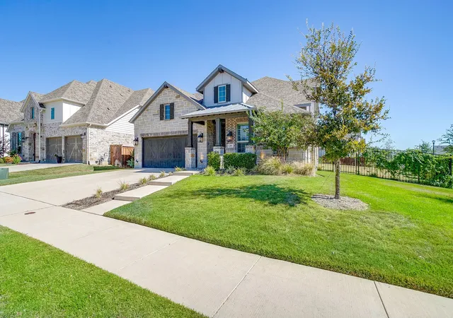 Photo 3 of Single family home for sale at 2009 Roundtree Cir E, Aledo, TX 76008 | MLS# 21316801 | Listing updated on 2026-07-16
