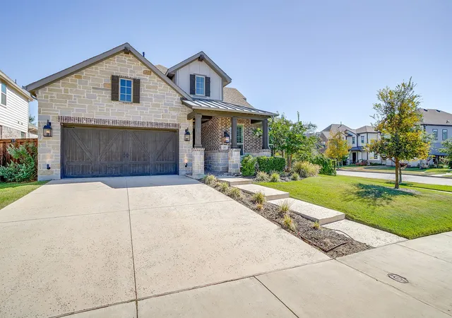 Photo 4 of Single family home for sale at 2009 Roundtree Cir E, Aledo, TX 76008 | MLS# 21316801 | Listing updated on 2026-07-16
