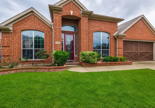 Homes for sale in Cedar Hill, TX | 1002 Grover Ct, Cedar Hill, TX 75104 | MLS# 21316285