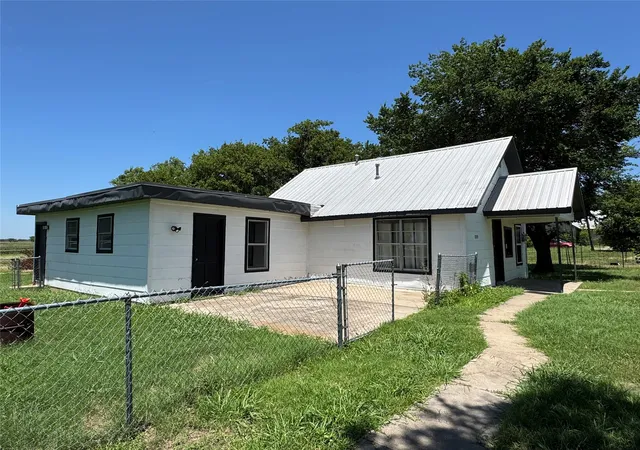 Homes for sale in Muenster, TX | 1893 Fm 1198, Muenster, TX 76252 | MLS# 21315778
