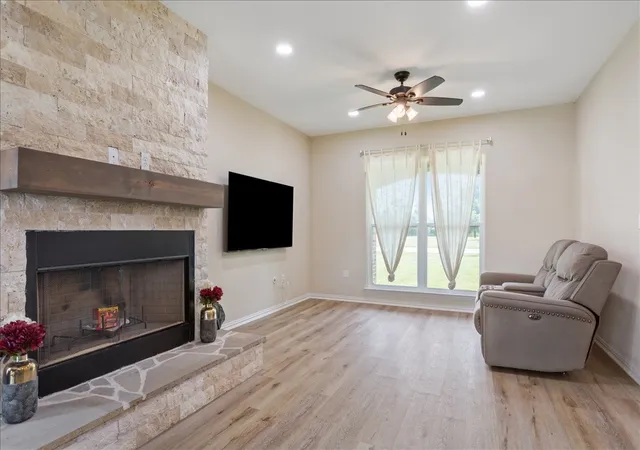 Photo 3 of Single family home for sale at 426 Alexander, Hillsboro, TX 76645 | MLS# 21316296 | Listing updated on 2026-07-18
