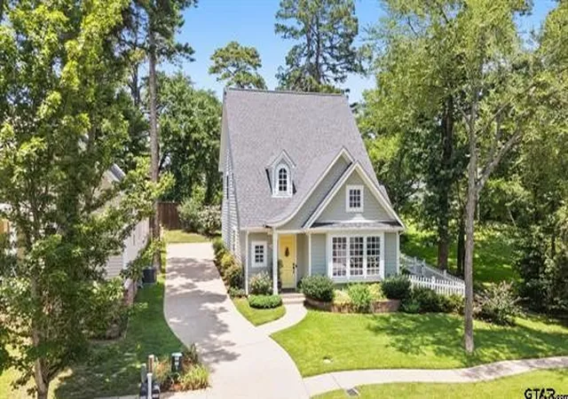 Photo 2 of Single family home for sale at 3966 Charleston Park, Tyler, TX 75701 | MLS# 21316895 | Listing updated on 2026-10-02