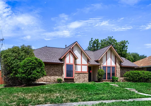 Photo 2 of Single family home for sale at 1701 Paxton Dr, Carrollton, TX 75007 | MLS# 21279712 | Listing updated on 2026-08-22