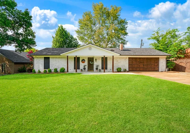Photo 1 of Single family home for sale at 3320 Cleveland Street, Paris, TX 75460 | MLS# 21316939 | Listing updated on 2026-08-17