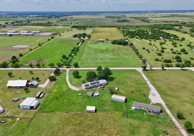 Photo 2 of Manufactured home for sale at 1524 County Road 1107b, Cleburne, TX 76031 | MLS# 21314132 | Listing updated on 2026-08-31