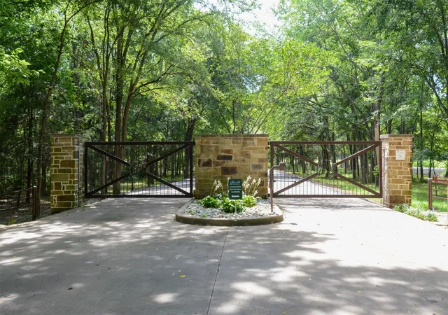 Homes for sale in Kemp, TX | 125 Pond Trl, Kemp, TX 75143 | MLS# 21308586