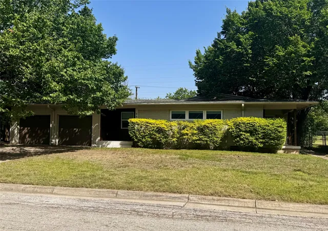Photo 1 of Single family home for sale at 4657 Selkirk Dr, Fort Worth, TX 76109 | MLS# 21317003 | Listing updated on 2026-08-20