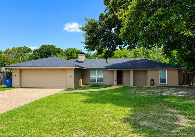 Homes for sale in Athens, TX | 3307 Bogota St, Athens, TX 75752 | MLS# 21317048