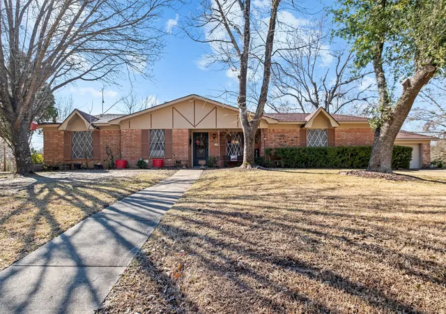 Photo 2 of Single family home for sale at 703 Amy St, Canton, TX 75103 | MLS# 21317049 | Listing updated on 2026-08-22