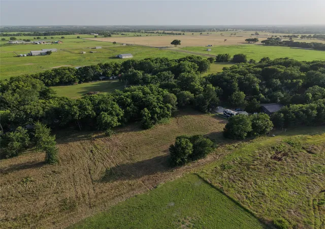 Photo 1 of Land for sale at Lot 4 Mcfarlin Rd, Collinsville, TX 76233 | MLS# 21317081 | Listing updated on 2026-08-24