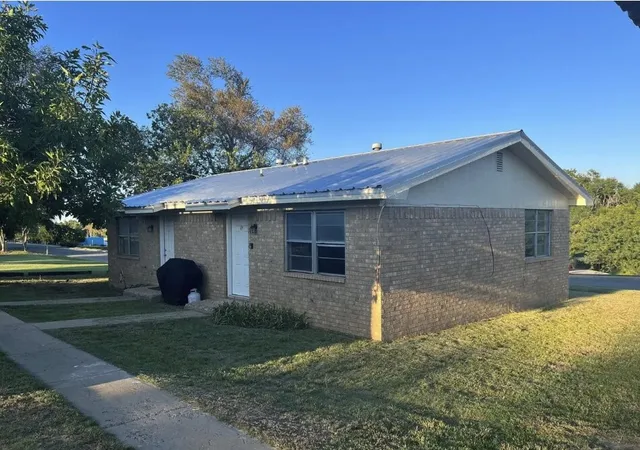 Photo 1 of Multi family home for sale at 906 Birch St, Canadian, TX 79014 | MLS# 21317146 | Listing updated on 2026-08-24