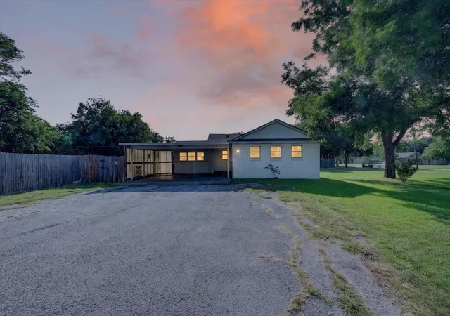 Homes for sale in Crowley, TX | 620 W Main St, Crowley, TX 76036 | MLS# 21316127