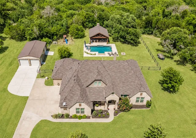 Photo 1 of Single family home for sale at 259 Wapiti Dr, Azle, TX 76020 | MLS# 21317205 | Listing updated on 2026-09-21