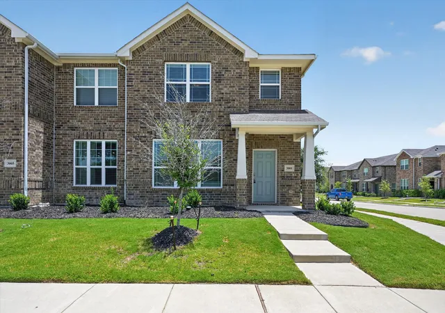 Photo 3 of Single family home for sale at 3001 Percheron Dr, Mesquite, TX 75150 | MLS# 21316767 | Listing updated on 2026-07-20