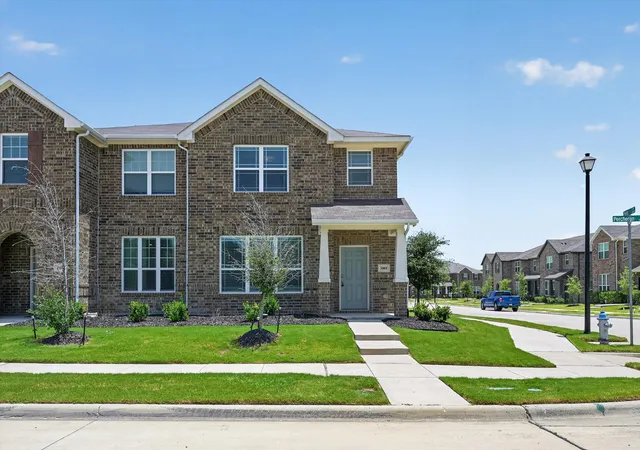 Photo 4 of Single family home for sale at 3001 Percheron Dr, Mesquite, TX 75150 | MLS# 21316767 | Listing updated on 2026-07-20