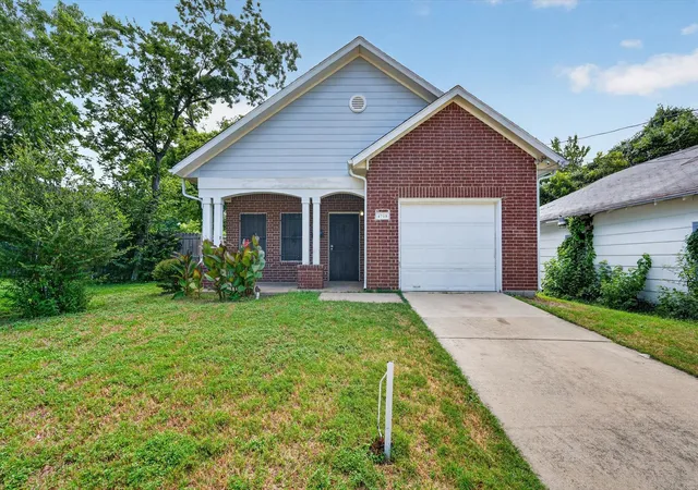 Photo 1 of Sale Pending at 4718 Jamaica St, Dallas, TX 75210 | MLS# 21311884 | Listing updated on 2026-08-09