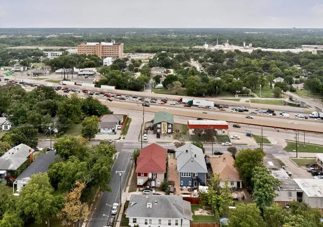 2nd image of 3525 Colonial Ave, Dallas, TX 75215 | MLS# 21309010