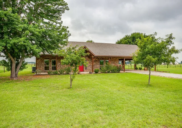 Photo 2 of Single family home for sale at 505 Double Tree Ln, Lipan, TX 76462 | MLS# 21317168 | Listing updated on 2026-08-25