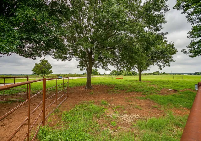 Homes for sale in Lipan, TX | 505 Double Tree Ln, Lipan, TX 76462 | MLS# 21317168
