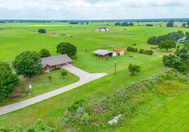Photo 3 of Single family home for sale at 505 Double Tree Ln, Lipan, TX 76462 | MLS# 21317168 | Listing updated on 2026-08-25