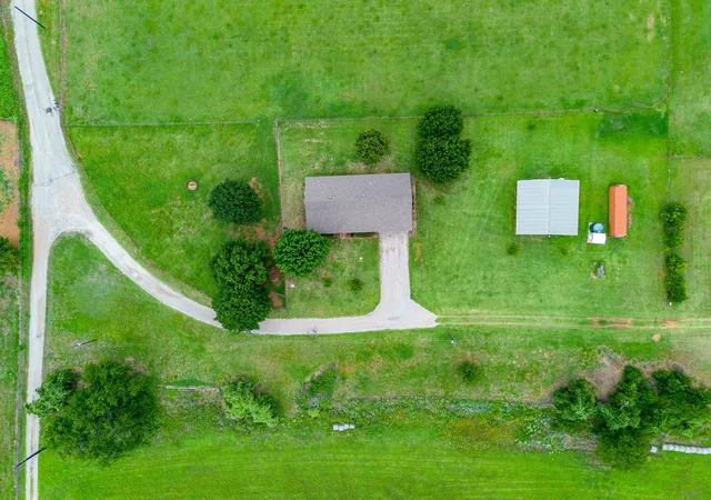 Photo 4 of Single family home for sale at 505 Double Tree Ln, Lipan, TX 76462 | MLS# 21317168 | Listing updated on 2026-08-25