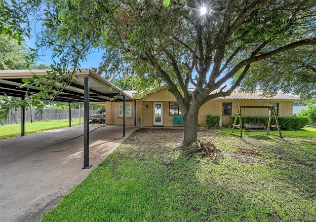 Homes for sale in Robinson, TX | 1002 Caron St, Robinson, TX 76706 | MLS# 21316201