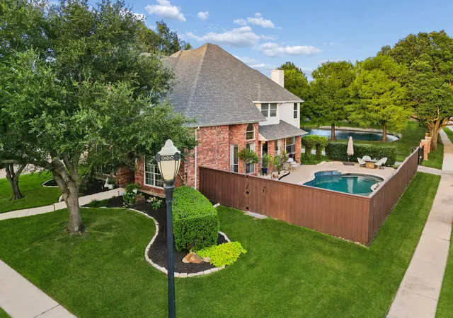 Photo 4 of Sale Pending at 1427 Briar Meadow Dr, Keller, TX 76248 | MLS# 21316862 | Listing updated on 2026-09-26