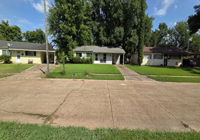 Photo 2 of Sale Pending at 3404 Bistineau Dr, Bossier City, LA 71112 | MLS# 21317413 | Listing updated on 2026-09-22