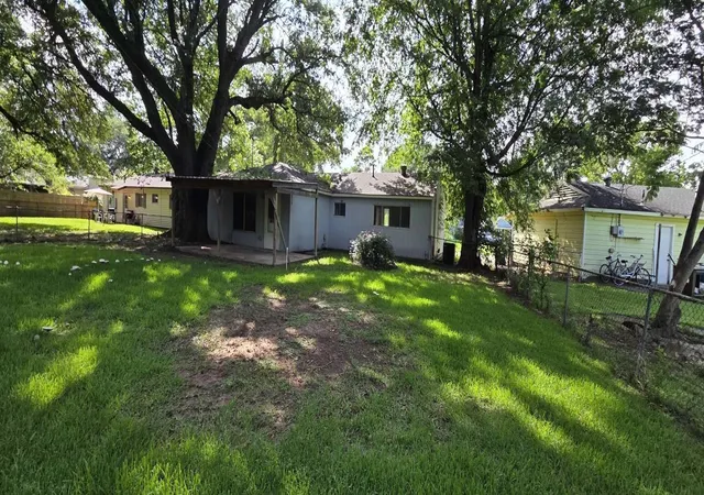 Photo 3 of Sale Pending at 3404 Bistineau Dr, Bossier City, LA 71112 | MLS# 21317413 | Listing updated on 2026-09-22