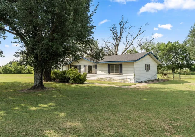 Homes for sale in Corsicana, TX | 101 Se County Road 2240, Corsicana, TX 75109 | MLS# 21317243