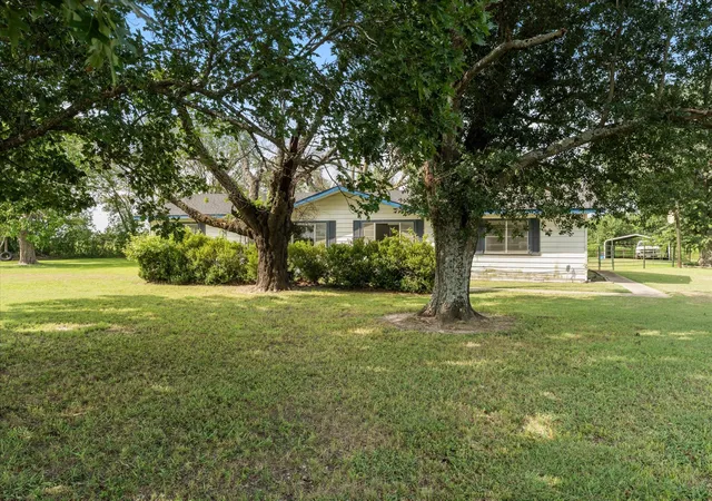 Homes for sale in Corsicana, TX | 101 Se County Road 2240, Corsicana, TX 75109 | MLS# 21317243