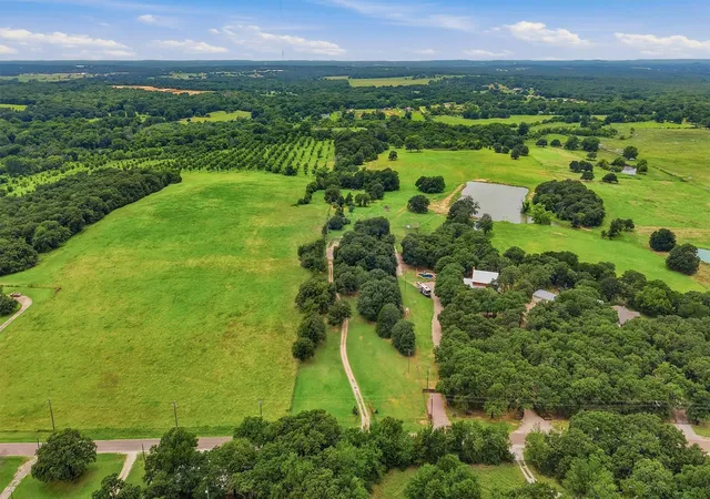 Photo 2 of Single family home for sale at 7277 W Line Rd, Collinsville, TX 76233 | MLS# 21310341 | Listing updated on 2026-08-22