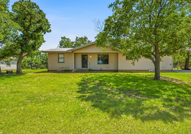 Photo 1 of Single family home for sale at 1331 Medlan Chapel Rd, Graham, TX 76450 | MLS# 21311955 | Listing updated on 2026-08-22