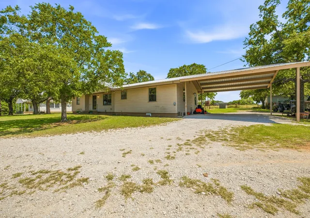 Photo 2 of Single family home for sale at 1331 Medlan Chapel Rd, Graham, TX 76450 | MLS# 21311955 | Listing updated on 2026-08-22