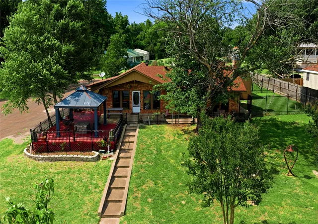 Photo 2 of Single family home for sale at 21282 Southwind Dr, Chandler, TX 75758 | MLS# 21317487 | Listing updated on 2026-10-02