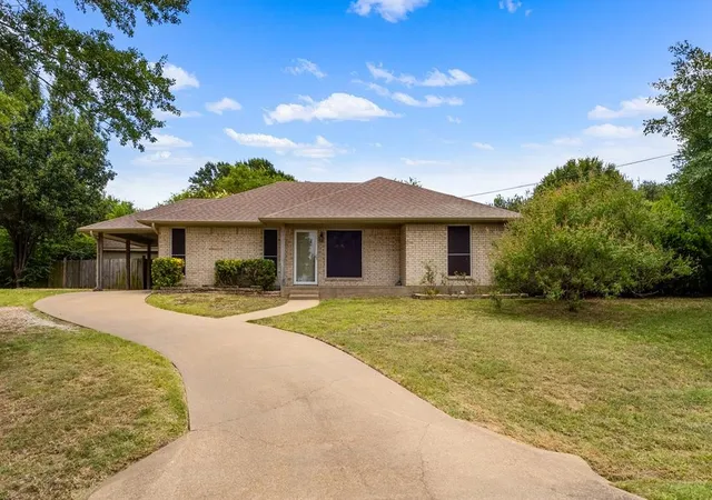 1st image of 402 Admiral Dr, Gun Barrel City, TX 75156 | MLS# 21314139